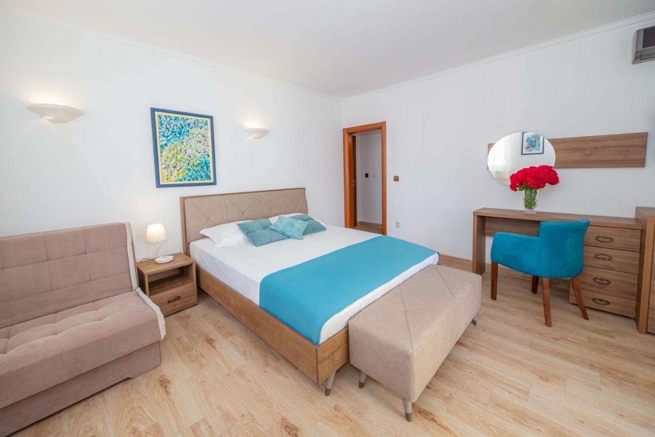 Petrovac Guest House Medin מראה חיצוני תמונה