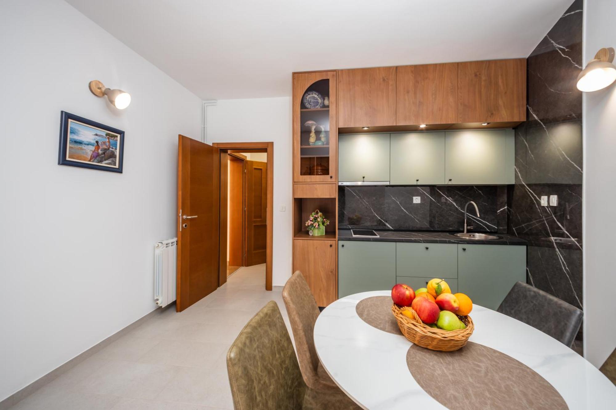 Petrovac Guest House Medin מראה חיצוני תמונה