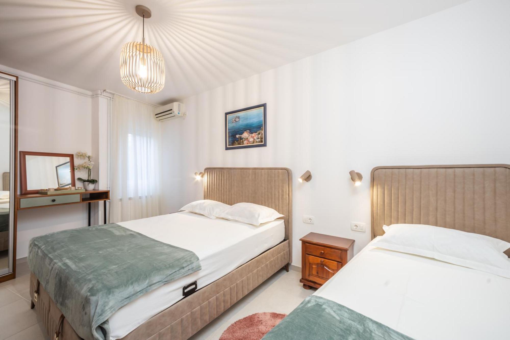 Petrovac Guest House Medin מראה חיצוני תמונה