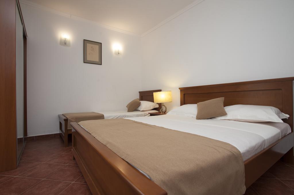 Petrovac Guest House Medin מראה חיצוני תמונה