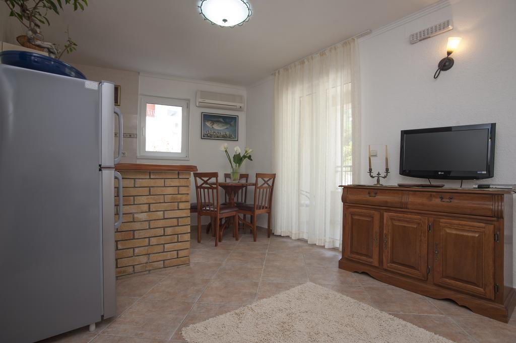 Petrovac Guest House Medin מראה חיצוני תמונה