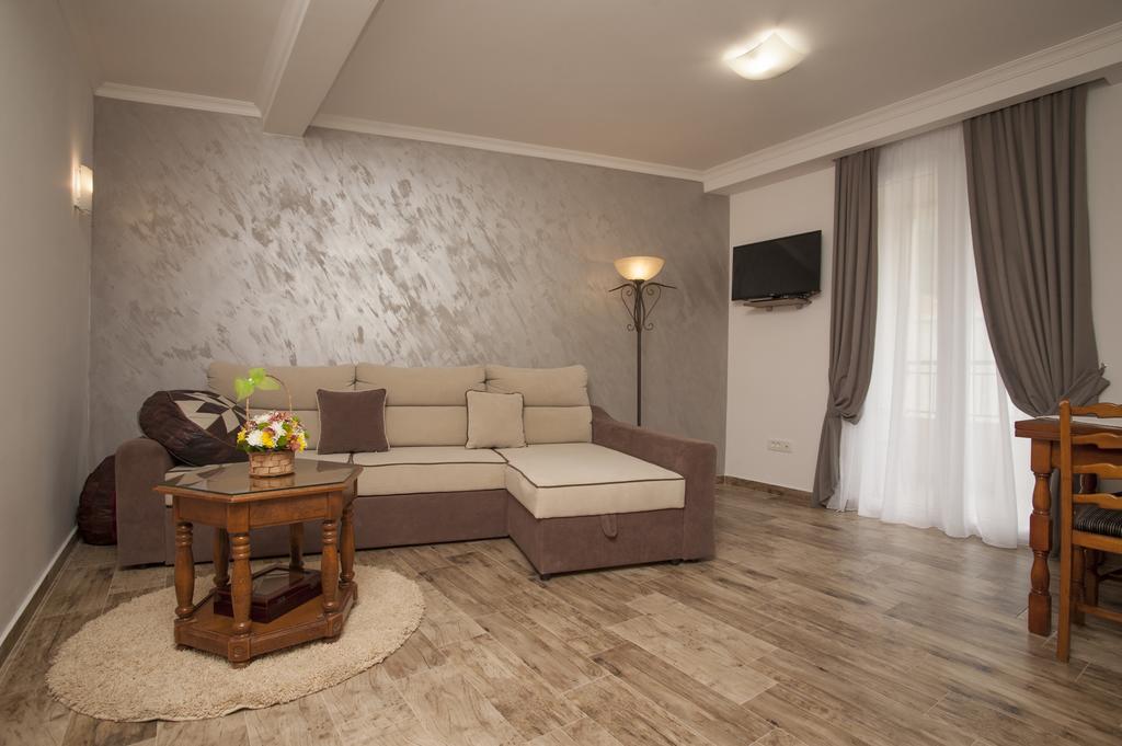 Petrovac Guest House Medin מראה חיצוני תמונה